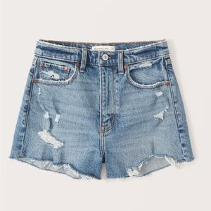 Abercrombie & Fitch 4” Mom Short, High Rise